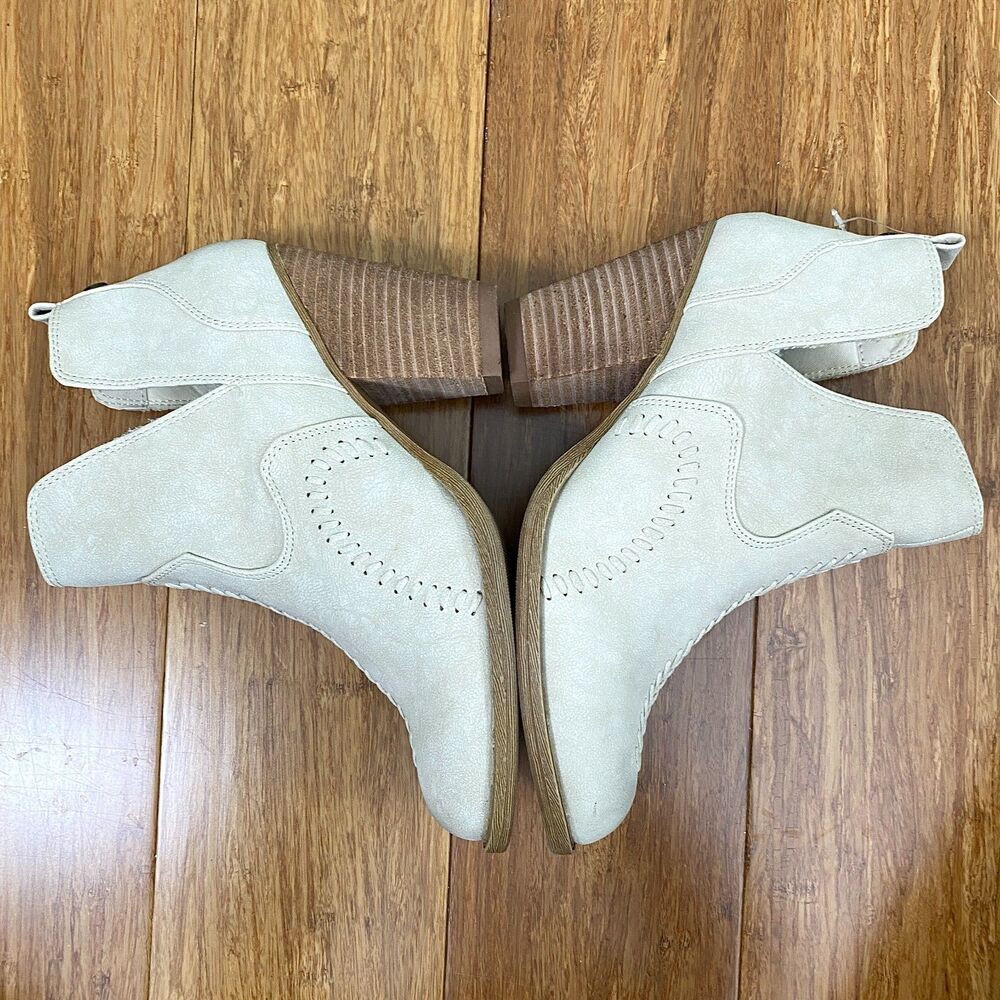 Daisy Fuentes Faux Leather Ankle Boots Slip On Stitched Womens 7.5M Tan Western - Picture 6 of 11